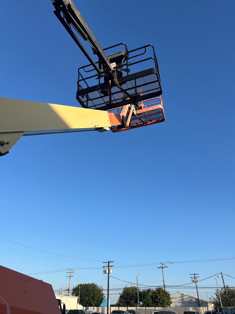 Articulated Boom Lift - View 3